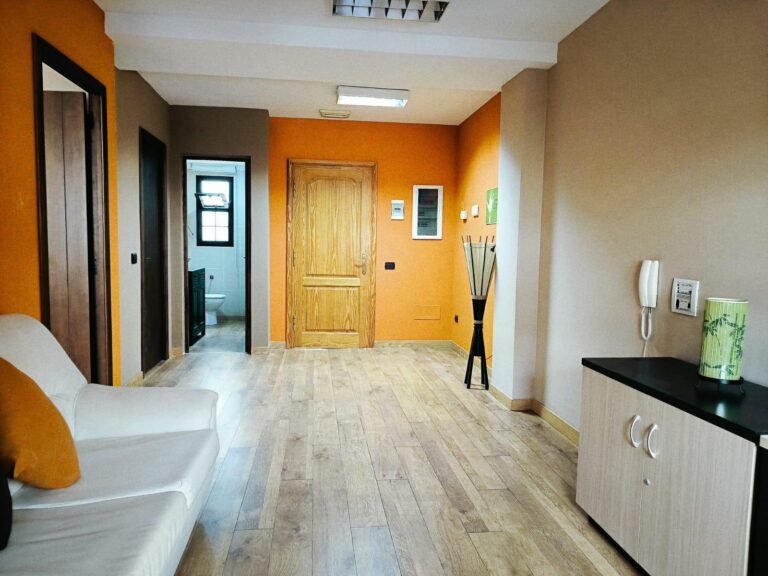 Oficina en venta en Islas Canarias en 2025 precio en oferta